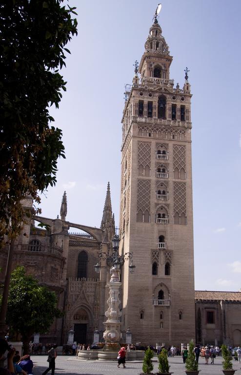 Apartamentos Alemanes Gradas Luxury Sevilla Bagian luar foto