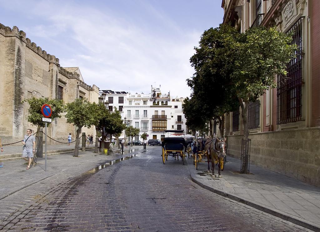 Apartamentos Alemanes Gradas Luxury Sevilla Bagian luar foto