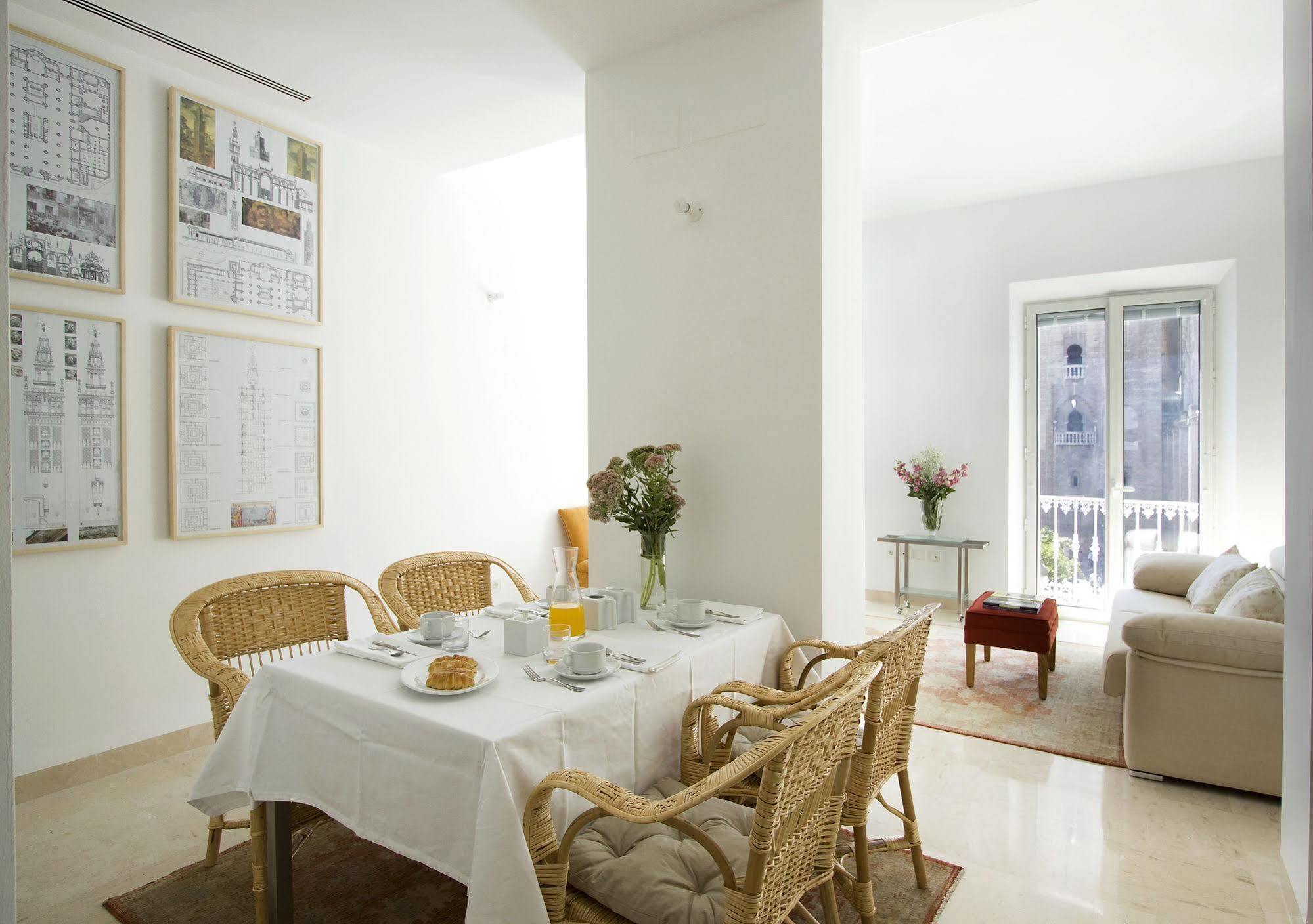 Apartamentos Alemanes Gradas Luxury Sevilla Bagian luar foto