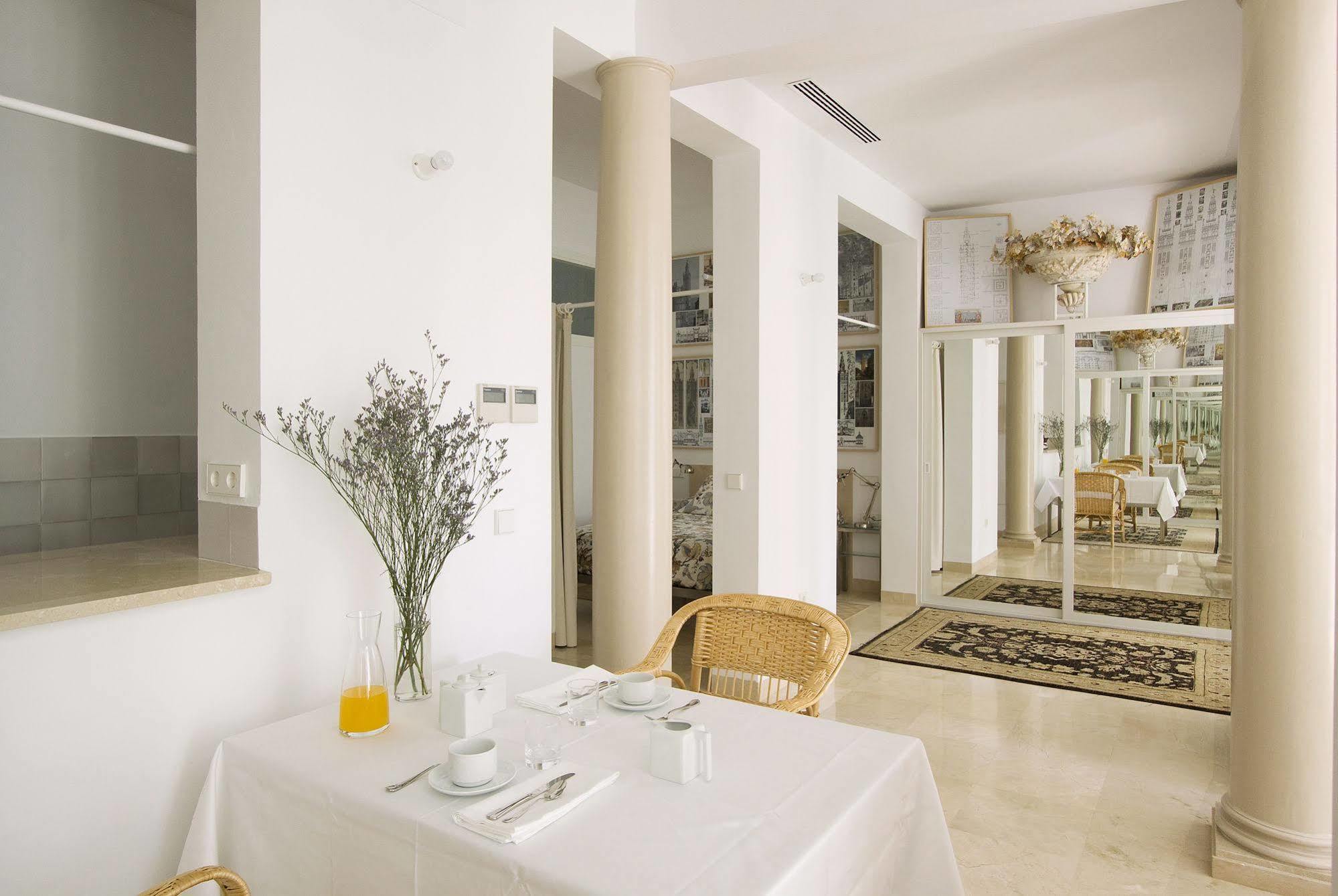 Apartamentos Alemanes Gradas Luxury Sevilla Bagian luar foto