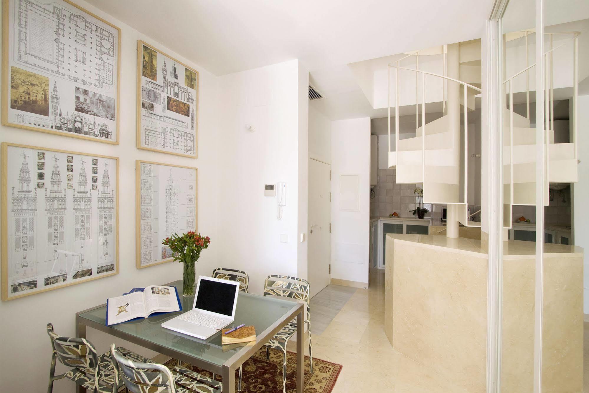 Apartamentos Alemanes Gradas Luxury Sevilla Bagian luar foto